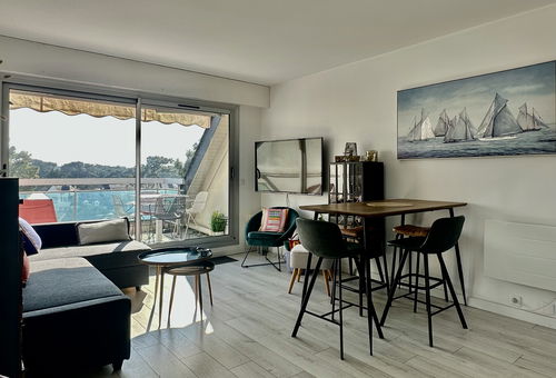 Very nice studio with golden triangle terrace, panoramic view - sleeps 3 -...