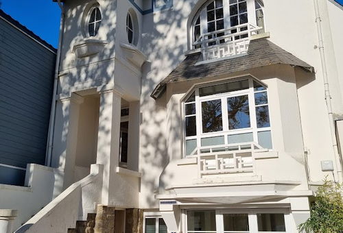 Beautiful 3 room apartment in charming villa with direct access to Benoit Beach