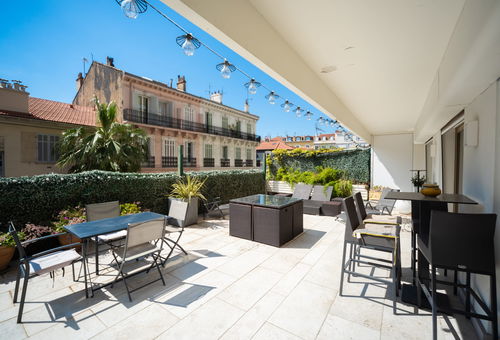 Luxurious 3 Bedroom Apartment with 90m² Terrace in the Hypercentre - Cannes