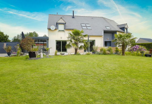 Beautiful house with terrace and garden