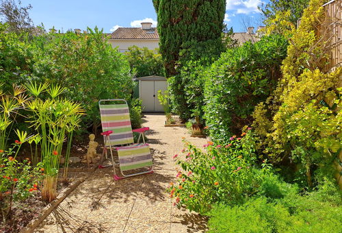 LES PINEDES - Un jardin fleuri à côté de la plage 