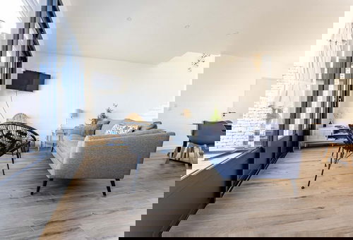 Recent house for 6 people with swimming pool and parking, located in the...