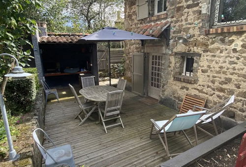 Au cœur de l'Auvergne (40 min de Clermont-Ferrand), petit village avec une...