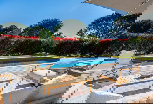 700m from Cala Rossa beach, pretty villa with swimming pool.