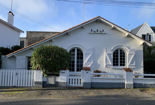 Single storey T4 villa - sleeps 6 - Near Quartier Benoit Beach