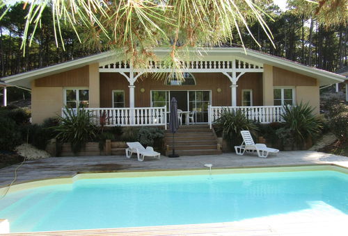 Lacanau benefits from a privileged location between the ocean, lake and...