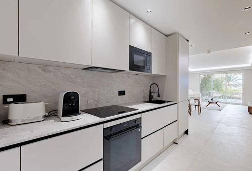 Luxurious Apartment with Hanging Garden Sea View – 10 min from Palais Cannes