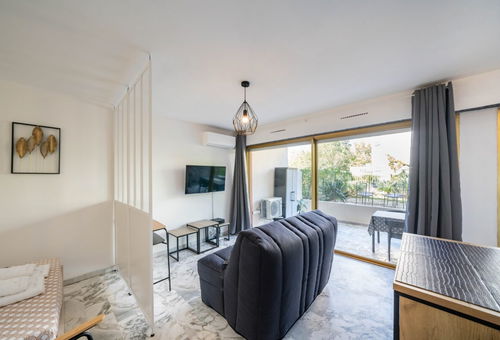 Pleasant studio close to the center of Cannes