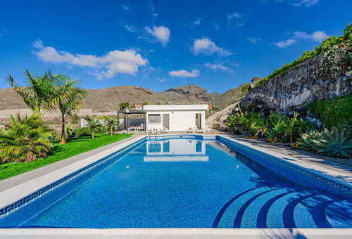 Cliff Haven Sea View Apartment - Adults Only