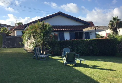 La villa Uhaïna (vague en basque) est proche de tout et notamment : des...