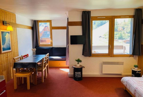 PLAGNE 1800 – RESIDENCE DORONIC. Apartment with a balcony, facing south,...