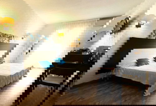 SAINT FLORENT -RESIDENCE LA CITADELLE  Studio 26 m² - 1er étage 
jusqu'à 3...