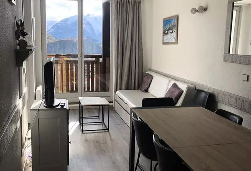Apartment 2 bedroom Huez