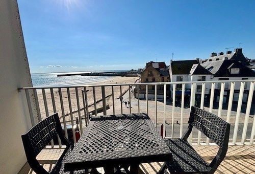 QUIBERON - Beau studio rénové pour 2 personnes avec vue sur la grande plage...