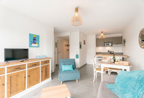 Carnac – In a modern residence close to the beaches and shops, lovely...