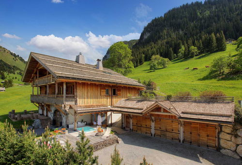 Authentic Lodge Spa - PREMIUM RANGE - High-end 5-star chalet with spa...