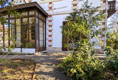 Beautiful apartment with terrace and open view in an Arcachon villa
