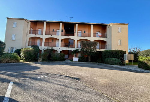 At la Londe les Maures (83) - MIRAMAR district - Residence LES CANOUBIERS...