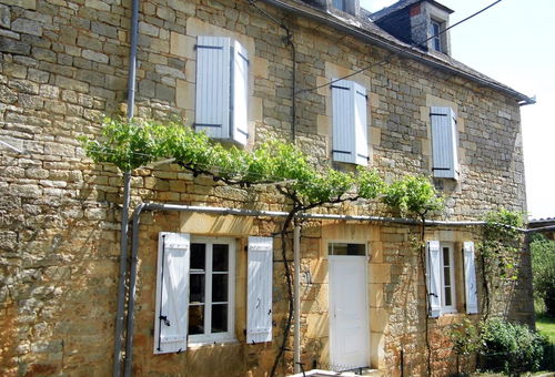 Gîte en pierre entièrement rénové pour profiter du calme de la campagne...