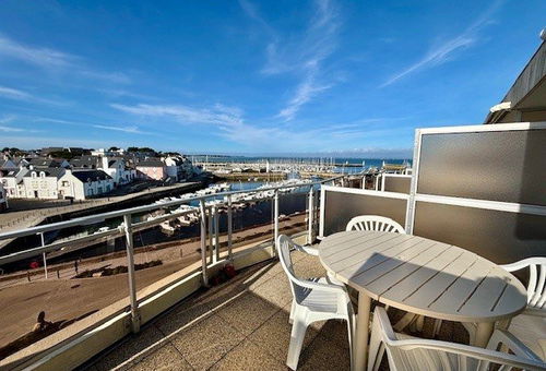 QUIBERON - Charme rétro et vue imprenable sur le port : votre 2 pièces à deux...