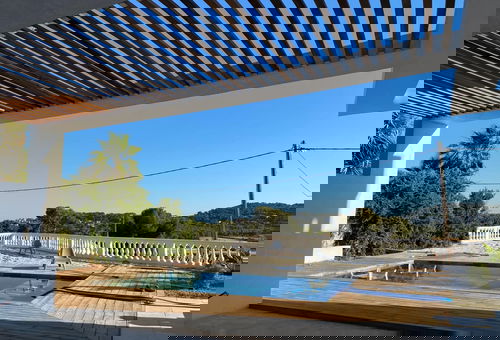 CARQUEIRANNE HOLIDAYS - DREAM VILLA WITH POOL NEAR THE SEA! 