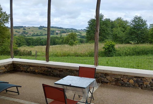Au cœur d'une grande propriété à la campagne - GENIS