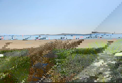Idéal pour vos vacances à Port-Grimaud,  agréable studio tout confort pour 4...