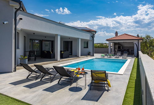 Villa 4 bedroom Pula