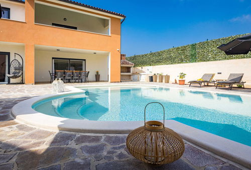 Villa 4 bedroom Pula