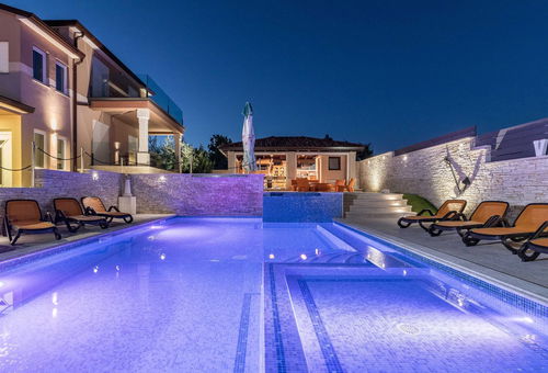 Villa 7 bedroom Valtura