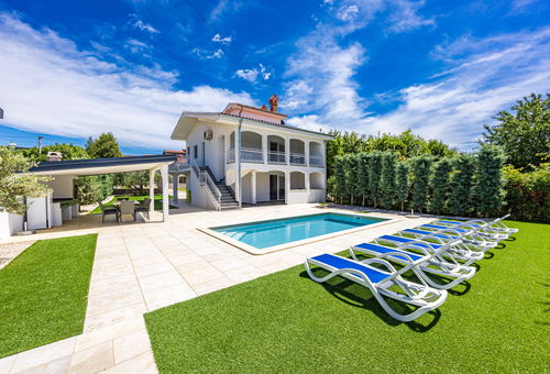 Villa 4 bedroom Kukci