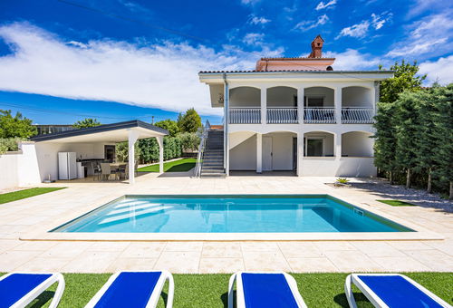 Villa 4 bedroom Kukci