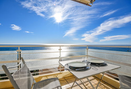 Appart vue mer splendide et plage proche de Monaco