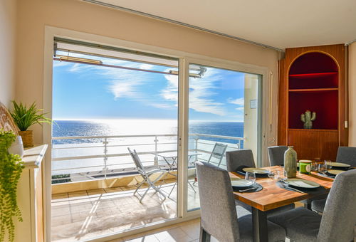 Appart vue mer splendide et plage proche de Monaco