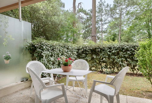 Comfortable apartment with terrace in La Baule, 500 m from the beach