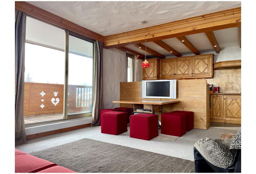 BRIGHT APARTMENT WITH SUPERB CORNER VIEW - RESIDENCE NEAR THE CENTER...