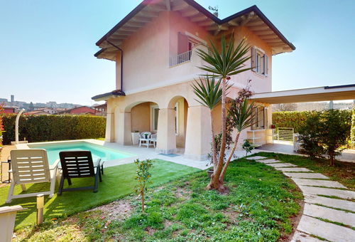 Villa Dolcevita by Bookinggardalake