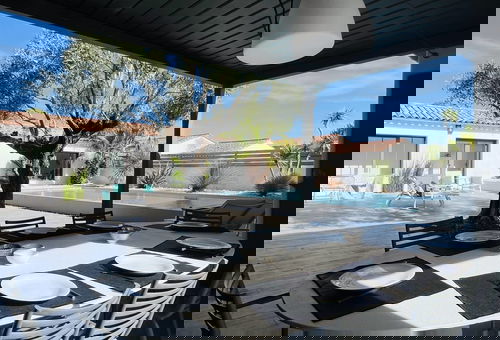 Enjoy an unforgettable stay in the heart of the Ile de Ré in this sumptuous...