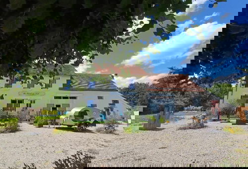 Gîte familial 4 chambres, 8-10 personnes Eguzon