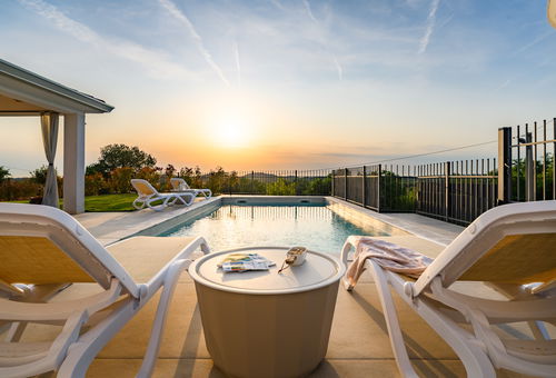 Luxury Villa Sofia with Pool and Garage In Poreč,