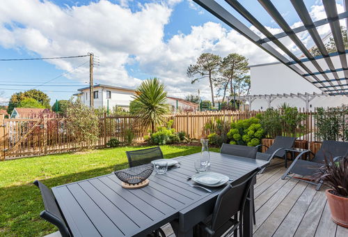 Beautiful apartment with garden close to the beaches and golf course