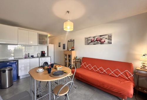 Studio for 2 people in a residence with swimming pool 