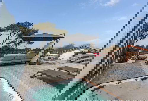 Rooftop with jacuzzi and unobstructed view, high-end