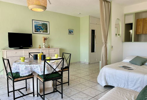 Le Lavandou (83) - Centre ville - Résidence Le Maupertuis
Studio - 30 m²...