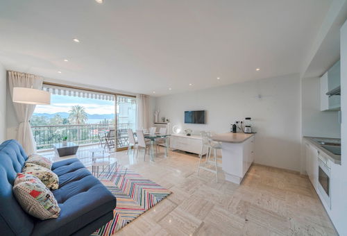 Superbe 3 pièces dans résidence avec piscine et vue mer
