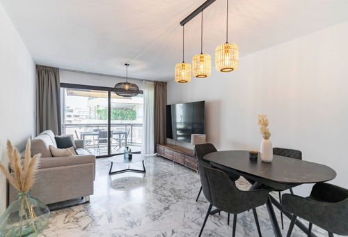 Wonderful one bedroom ideally located