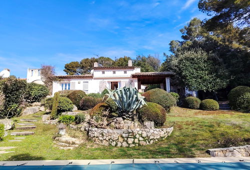 House with swimming pool near the golf BENAKEY