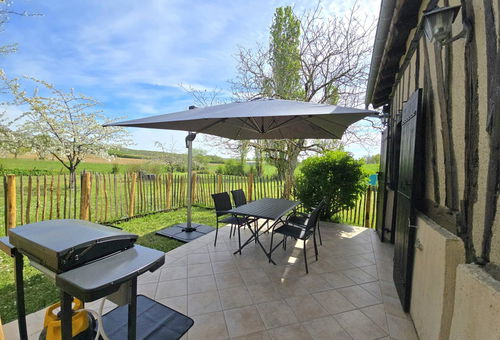 Kürzlich renoviertes Fachwerkhaus mit Gemeinschaftspool – SAINTE SABINE …