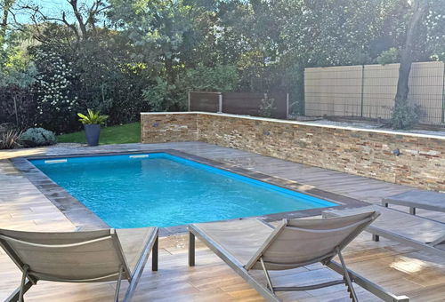 5-room villa of 105 m² semi-detached on one side - Enclosed land of 750 m²...