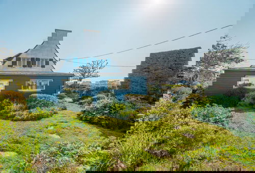 Plouharnel, facing the Pointe du Pô, 4 km from the beach and 2 km from the...